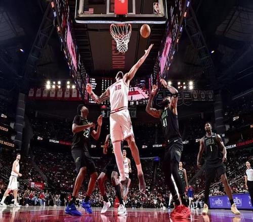 巴里奥斯被,红牌处罚后,遭受网络暴,亚博体育,亚博体育官网,亚博体育app,亚博体育下载